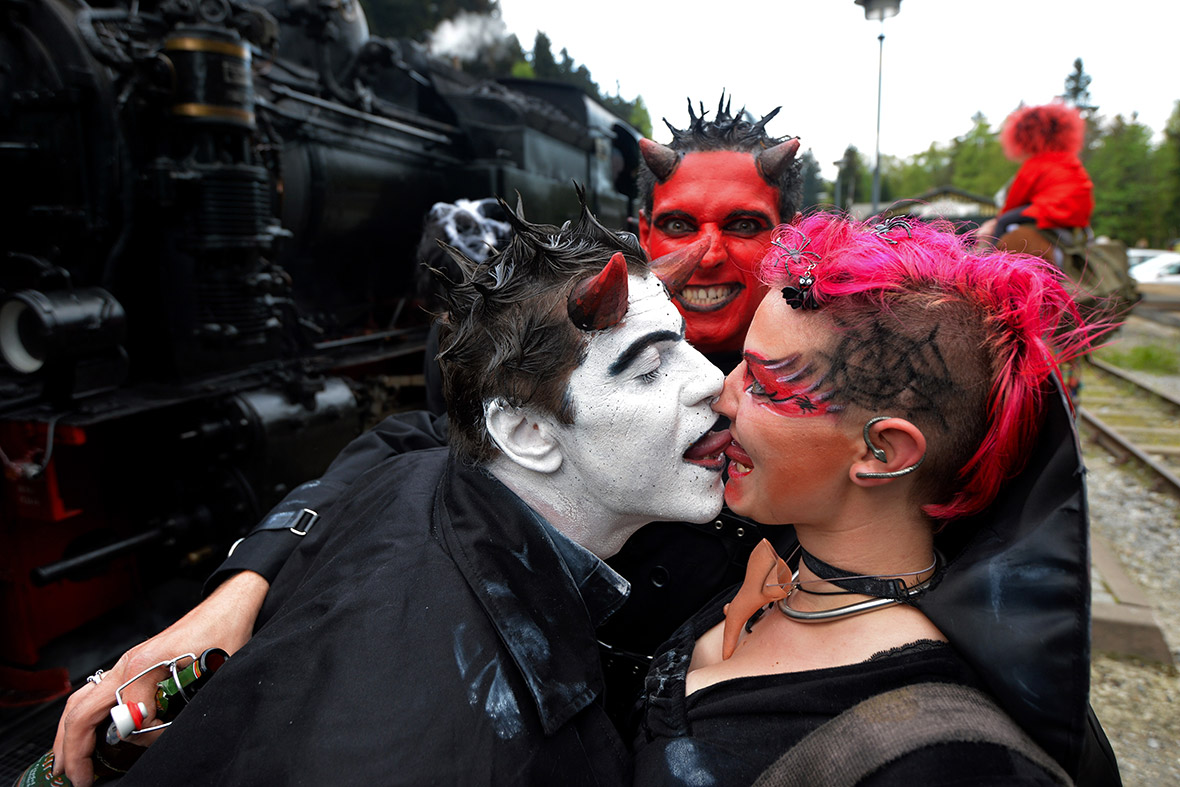 train kiss