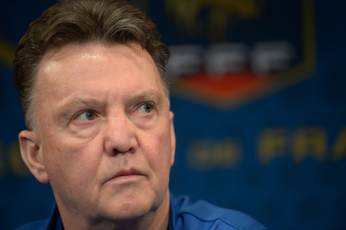 Louis van Gaal Delays Netherlands Decision as Manchester United Rumors