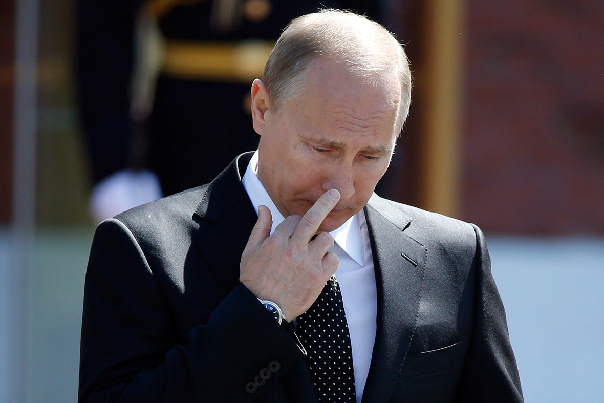 putin gesture