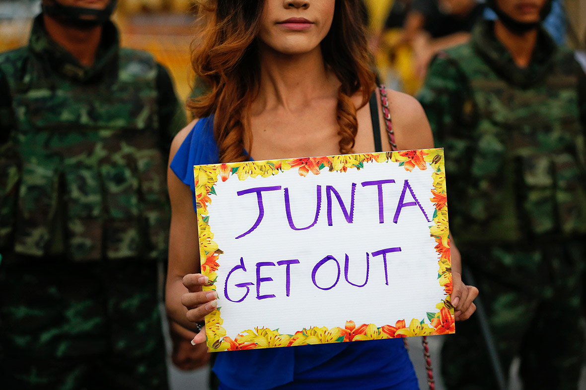 sign junta