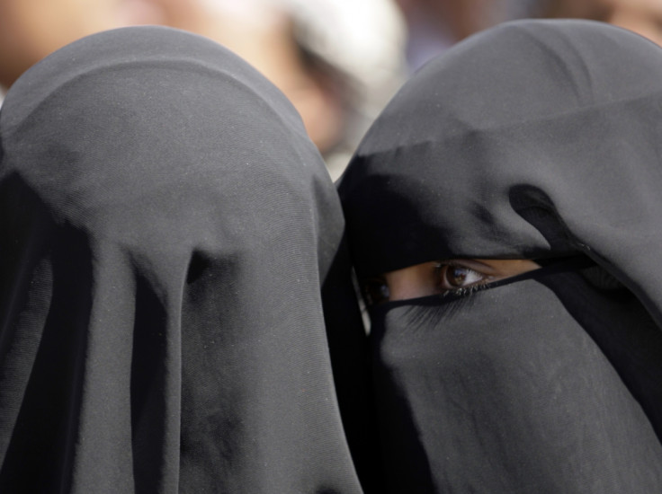 Saudi cleric declares chatting is anti-Islamic