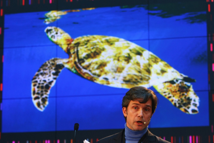 Fabien Cousteau plans to break his grandfather's Jacques-Yves Cousteau underwater record