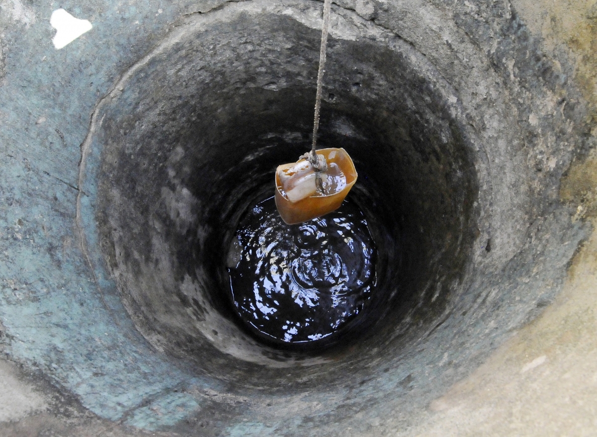 groundwater deep well bottoms American