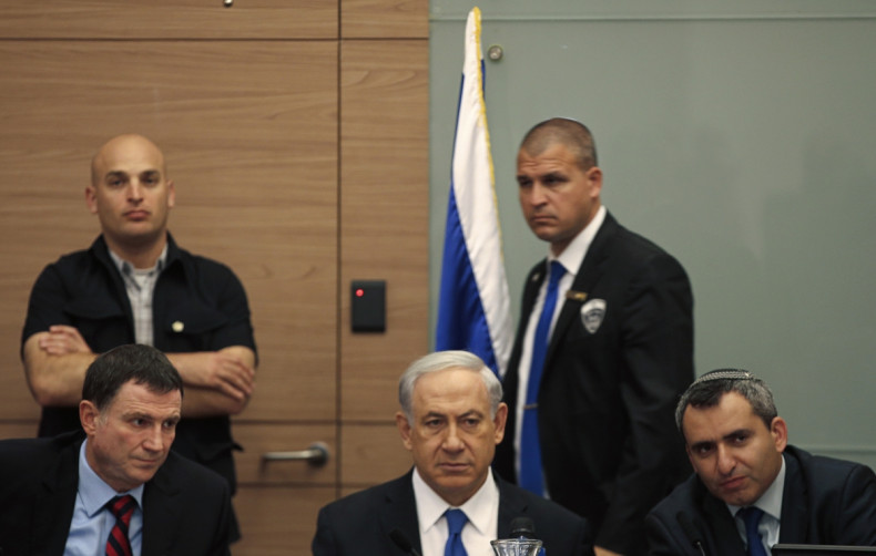 srael's Prime Minister Benjamin Netanyahu (C)