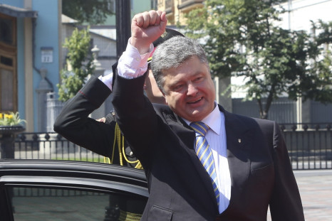 Petro Poroshenko Sworn in as Ukraine President Pledging to Retake Crimea from Russia