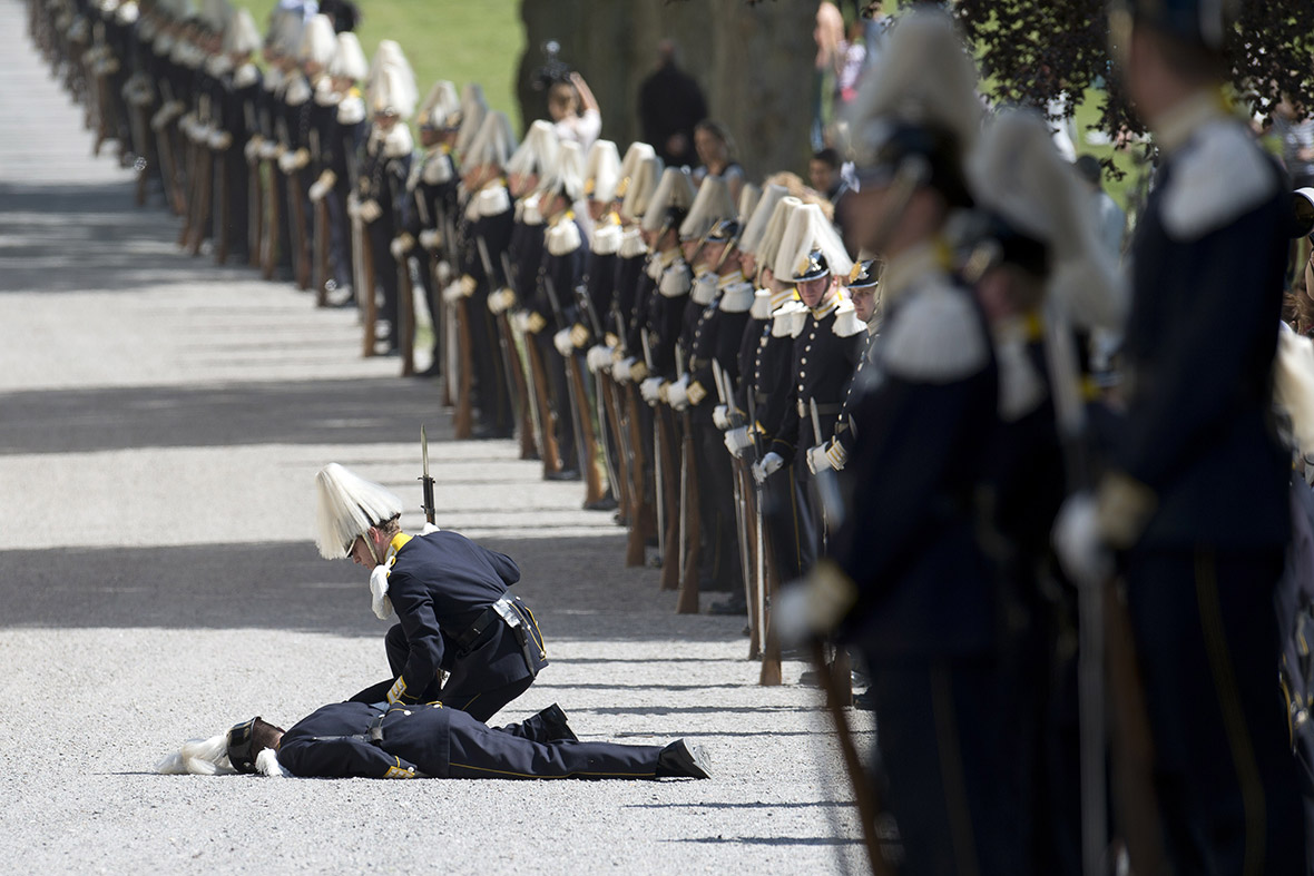 fainting soldier