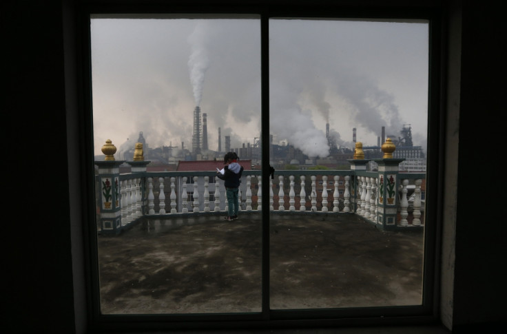 China: Smartphone App to Name and Shame Polluting Factories in Real-time