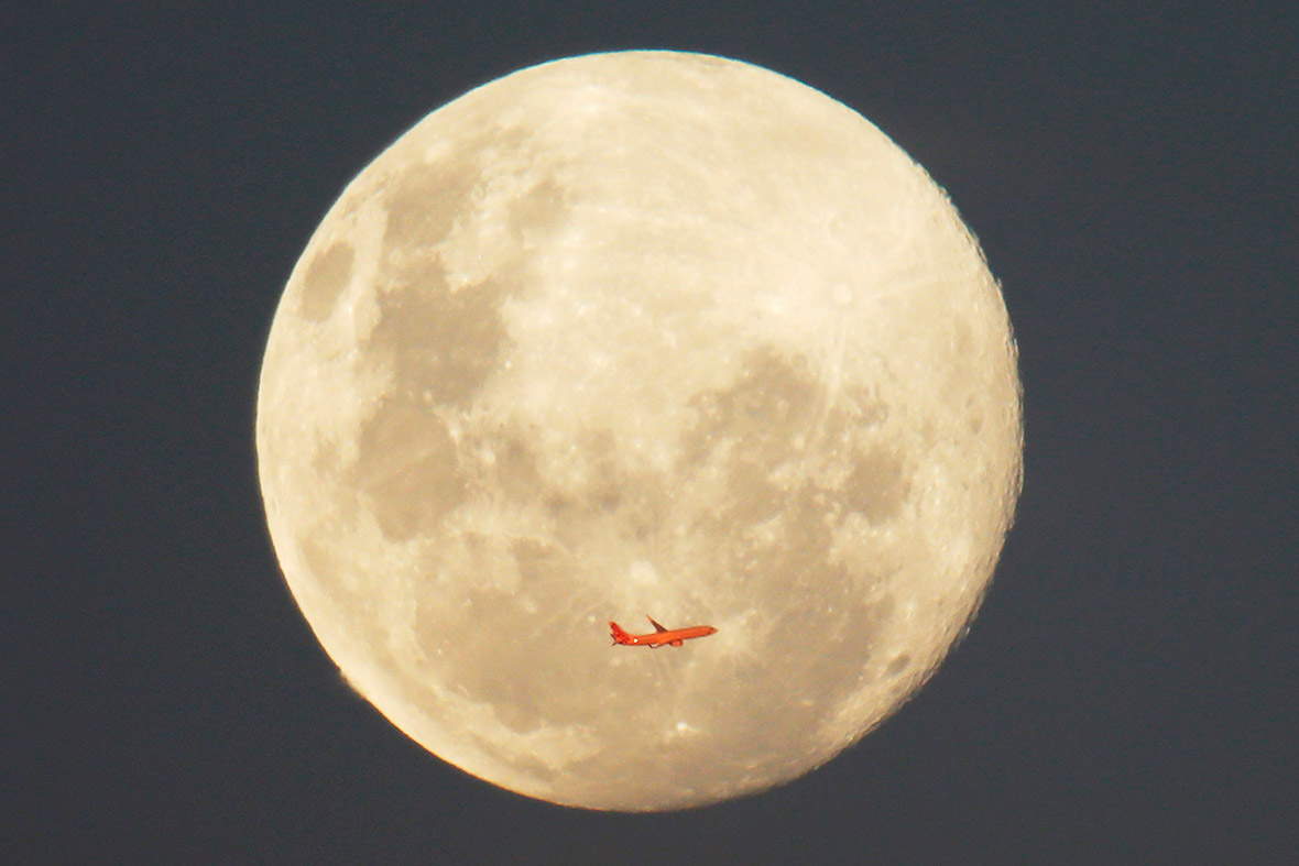 plane moon