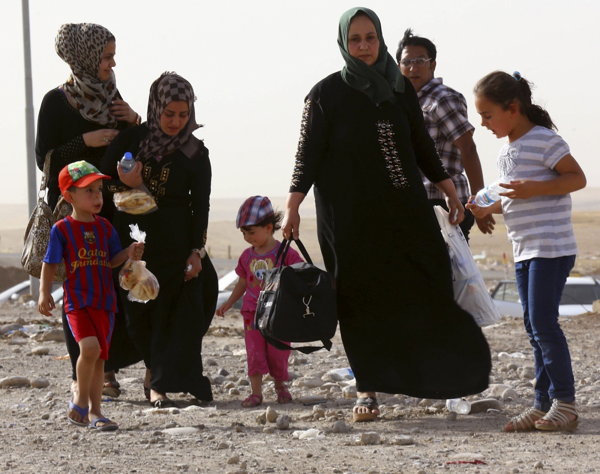 Families Flee Iraqs Mosul After Isis Gains Ibtimes Uk 3276