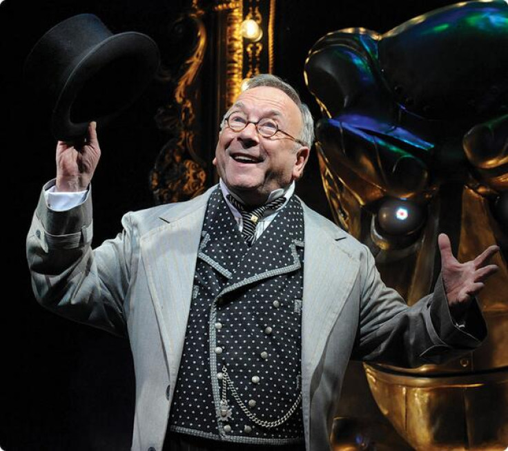 Actor Sam Kelly has died at the age of 70