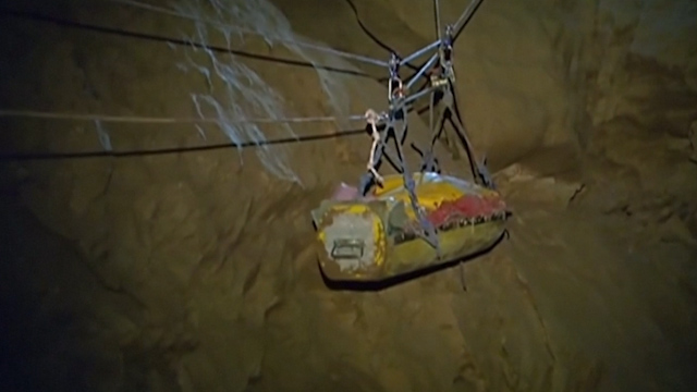 Helmet Cam Shows Trapped Researcher for First Time | IBTimes UK