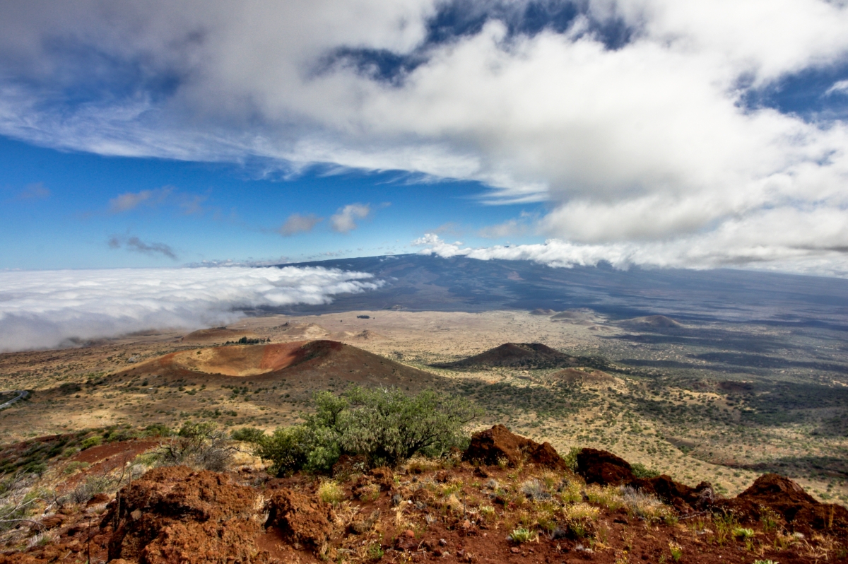 Hawaii: World's Biggest Active Volcano Mauna Loa 'Waking Up'