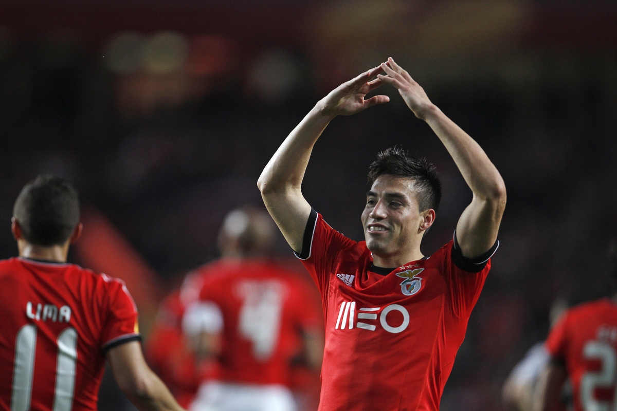 Nicolas Gaitan move to Manchester United back on despite ...