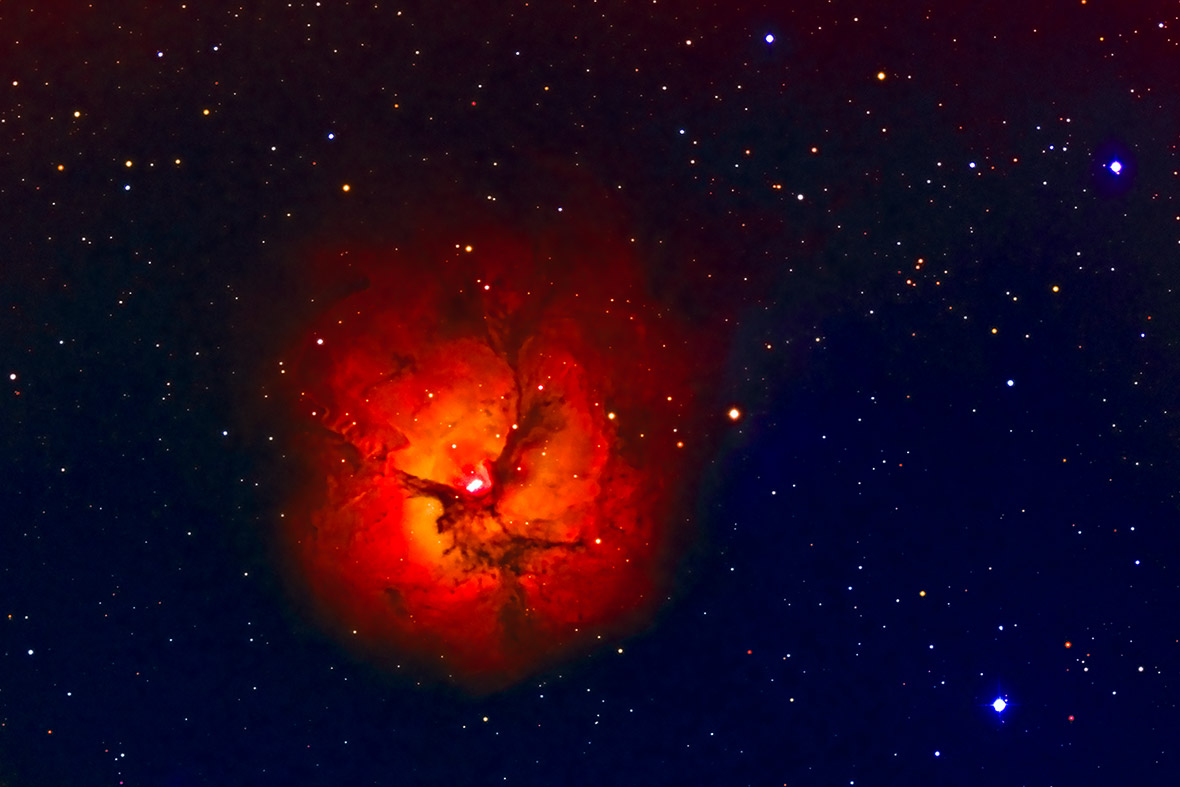 M20Trifid Nebula by Bill Hinge