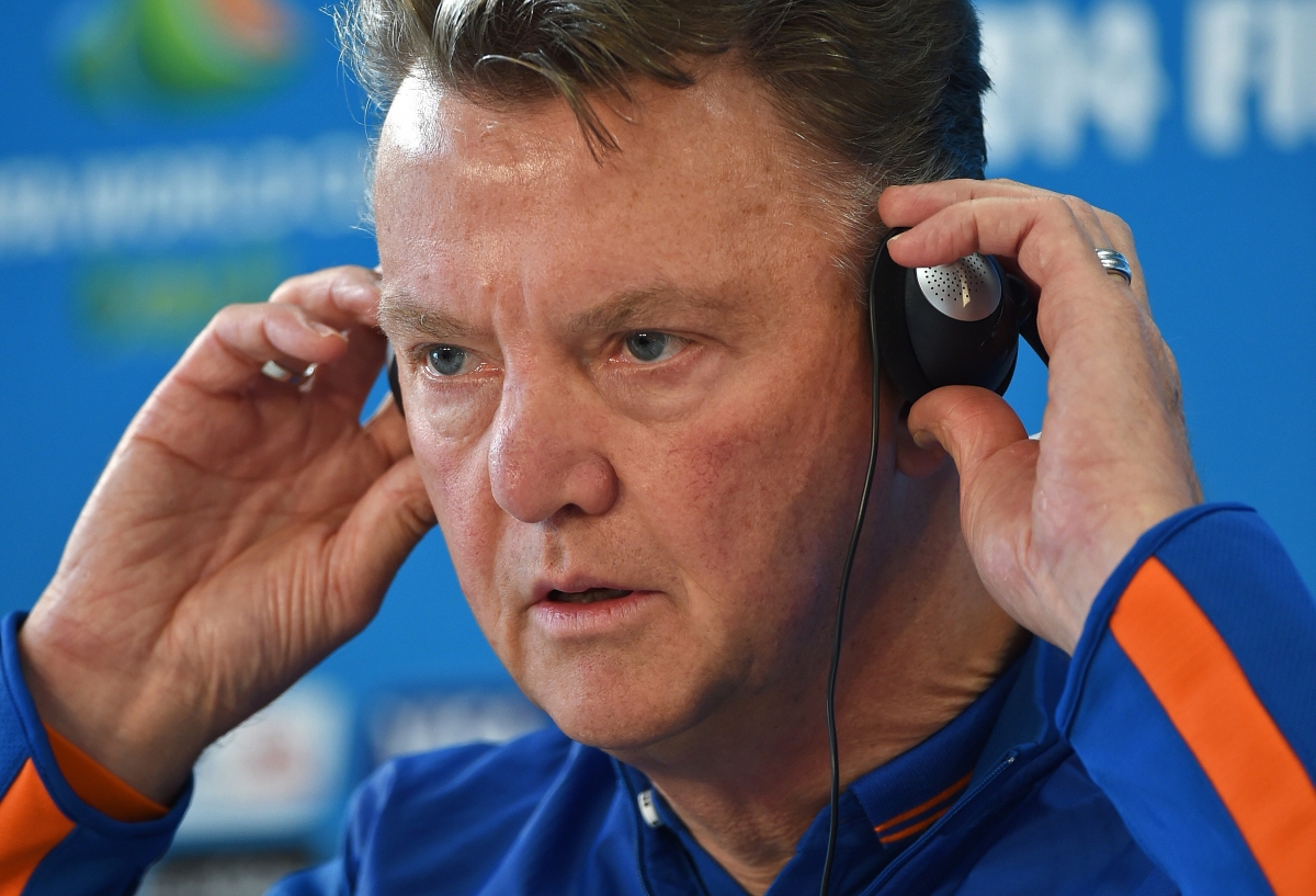 Manchester United boss Louis van Gaal 'Lays Down the Law' to Veterans