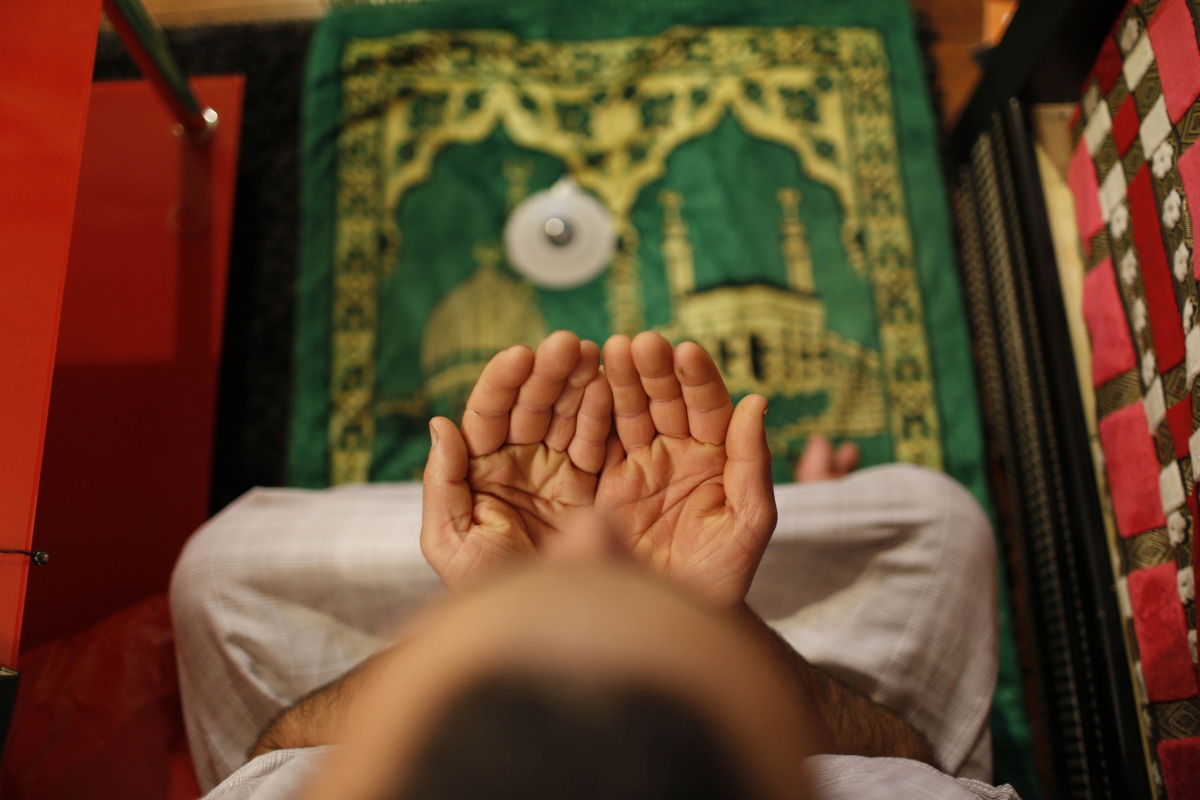 Ramadan 2014 Fasting Helps Muslims Become Better People 