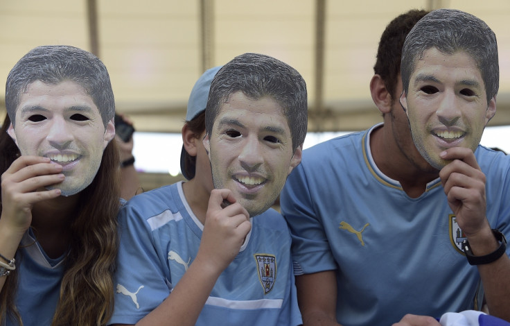 Suarez masks