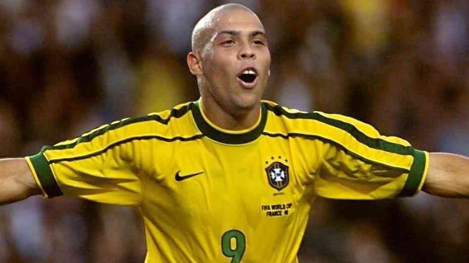 Image result for ronaldo brazilian soccer player gif