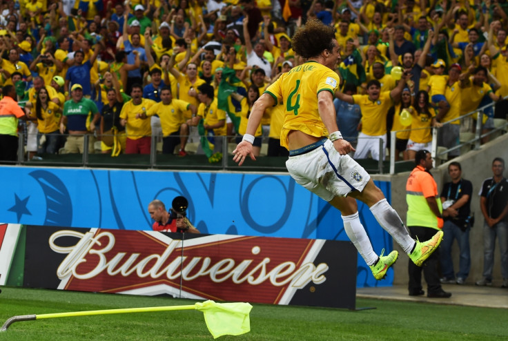 Luiz celebrating