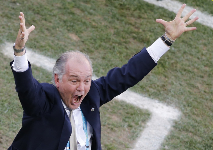 Coach Alejandro Sabella's Funny Lean During Argentina V Belgium Match Triggers Hillarious Memes