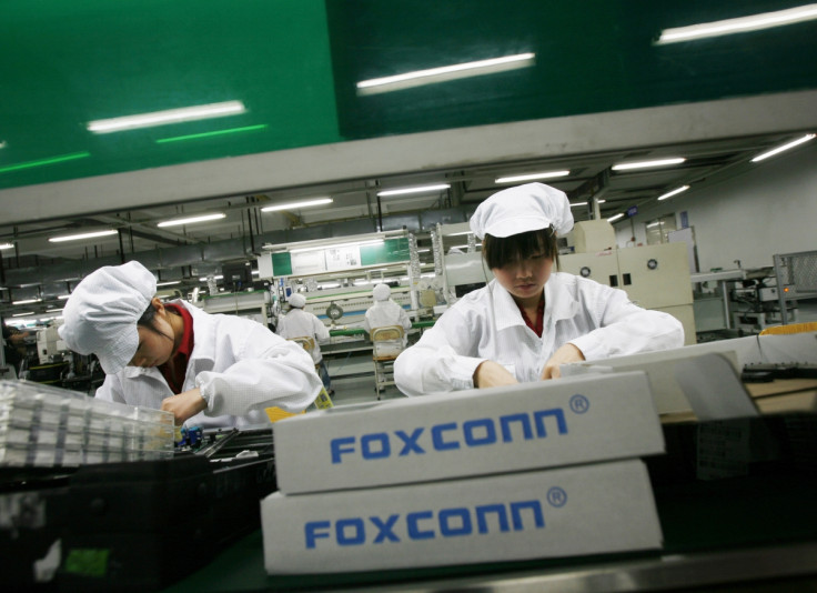 Foxconn Robots Called Foxbots to Build iPhone 6