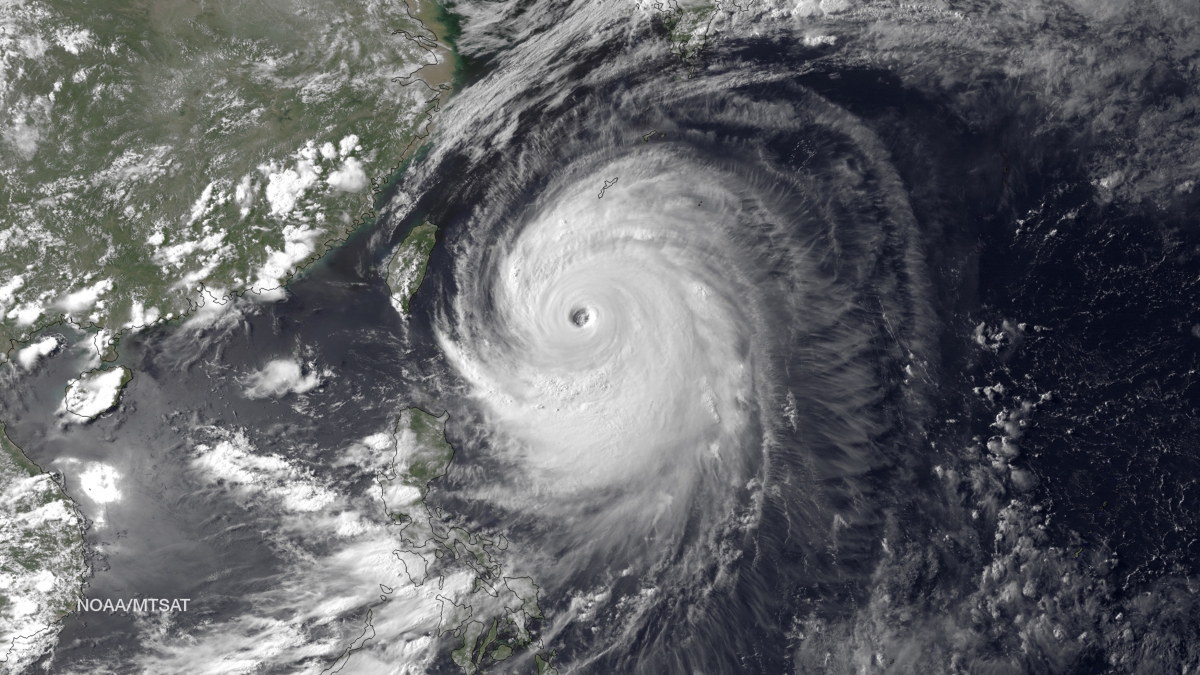 The Eye of Typhoon Neoguri NASA Astronaut Tweets Amazing Pictures From