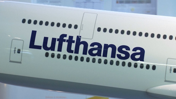 Lufthansa Eyes No-Frills Long Haul in New CEO's Revamp