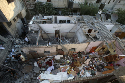 gaza house rubble