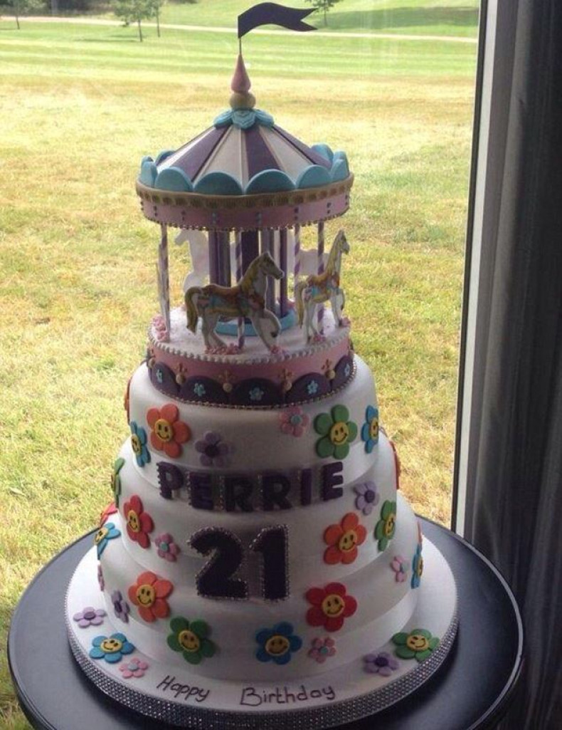 Perrie Edwards birthday cake