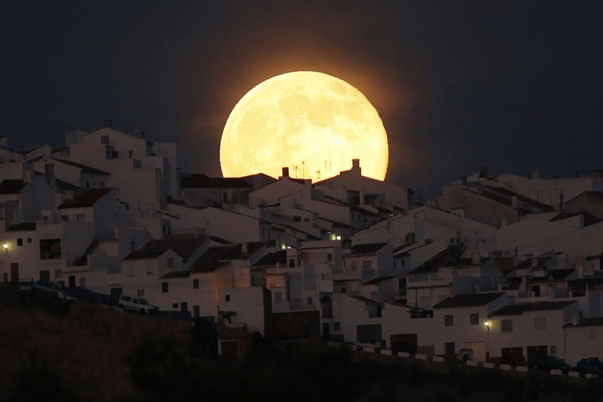 The Supermoon rises over houses in Olvera, in the southern Spanish province of Cadiz The Supermoon rises over houses in Olvera, in the southern Spanish province of Cadiz
