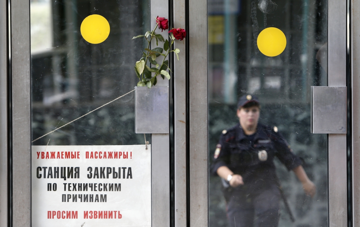 Moscow Metro Train Crash: Two Held over Faulty Rail Switch Repair ...