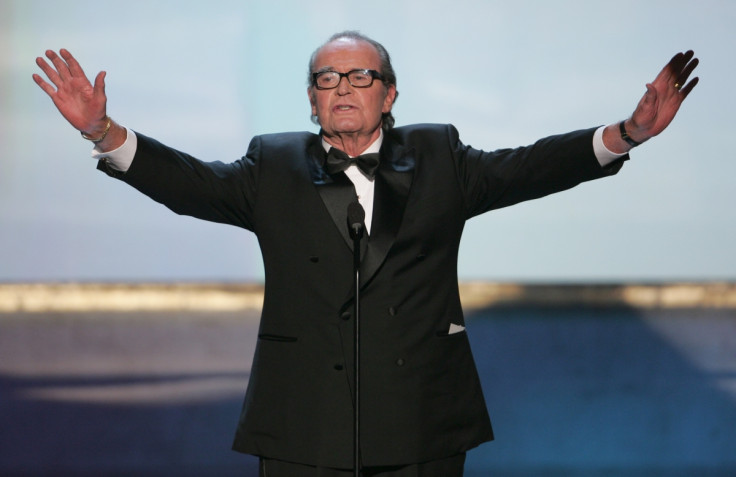 Celebrities paid tribute to James Garner on Twitter, who died at age of 86.