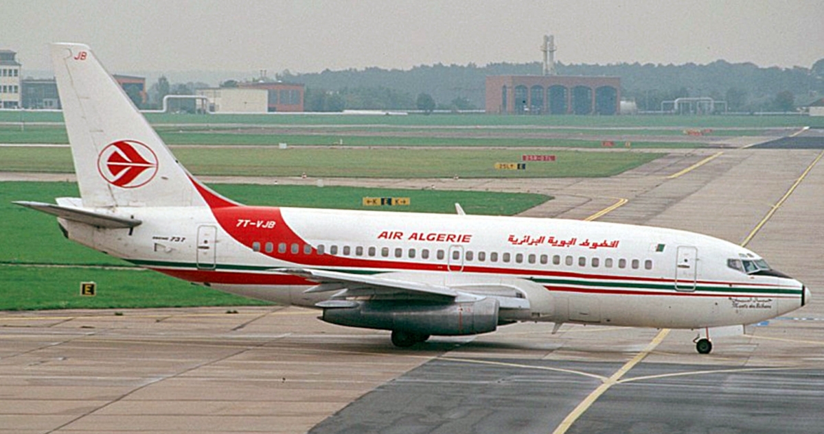 An Air Algerie flight loses contact 50 minutes after takeoff