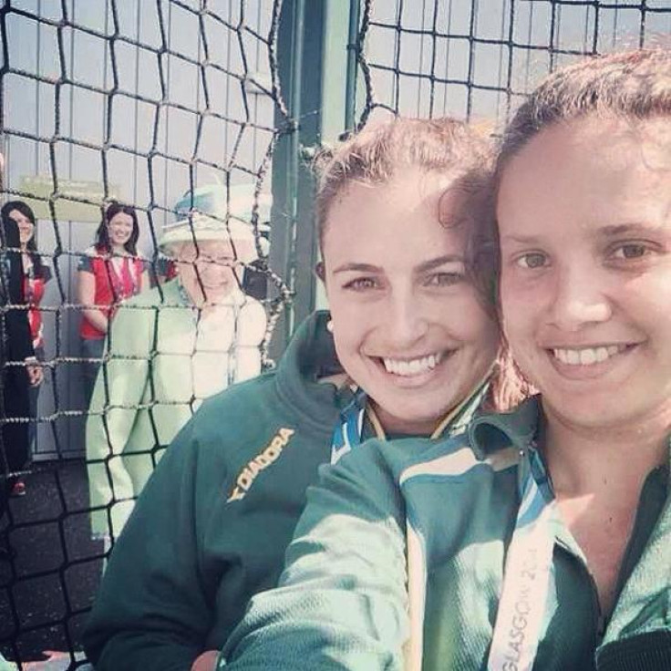 Queen of England photobombs Australian hockey players Selfie