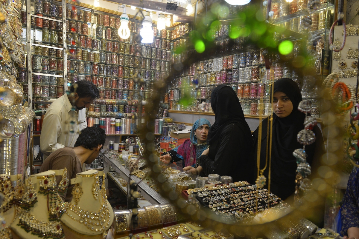 Pakistani Woman Buying Jewellery