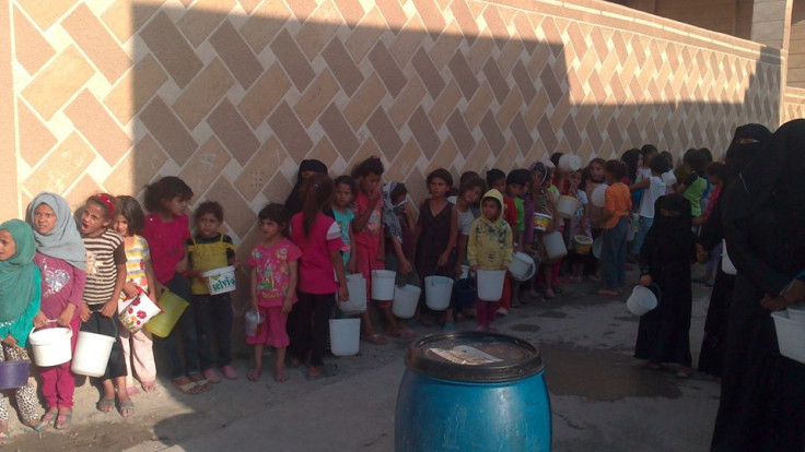 Raqqa food queues