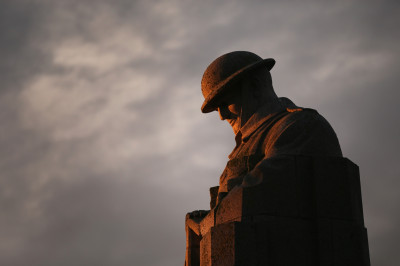 WW1 Statue of the Brooding Soldier