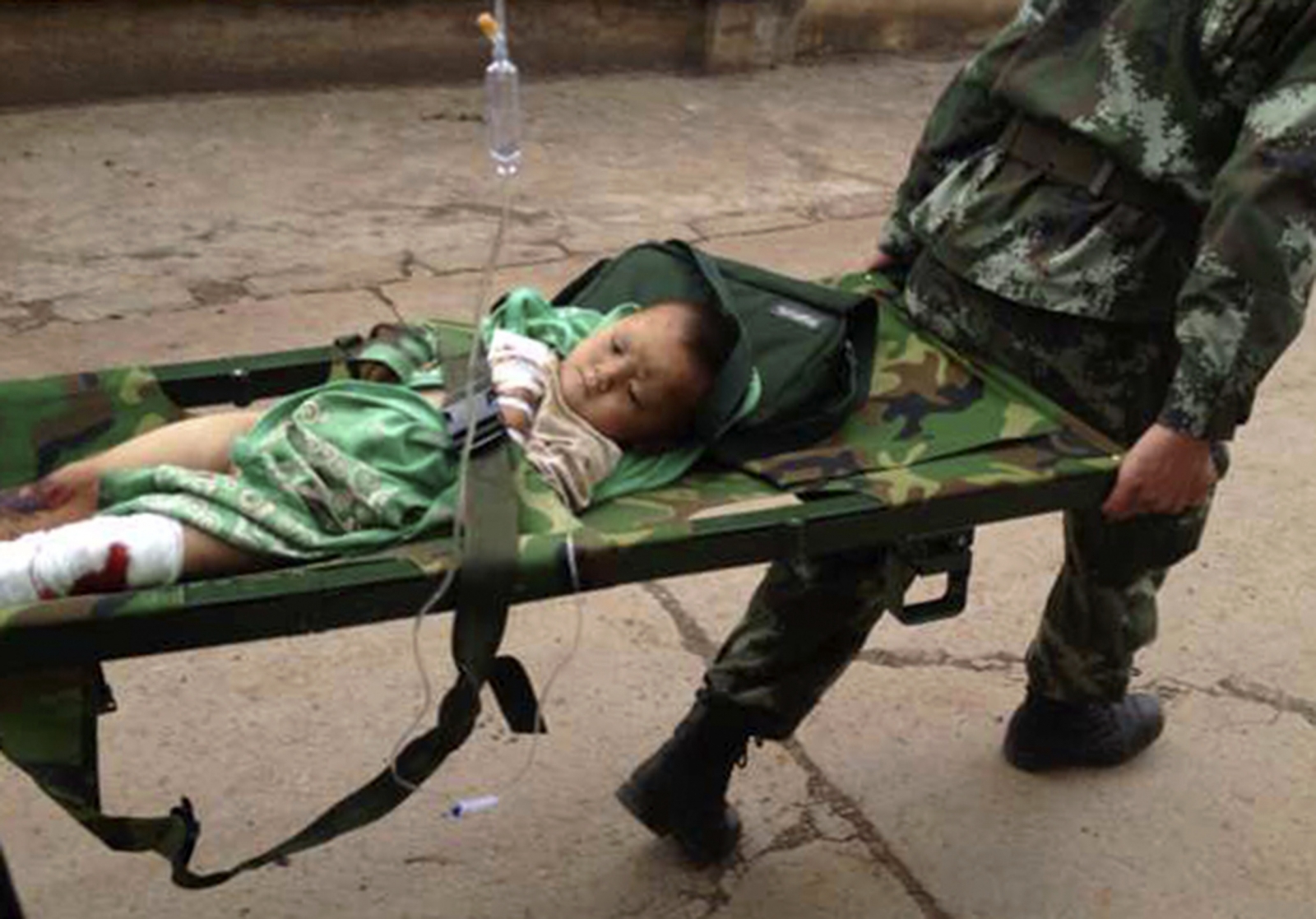 Child injured in Yunnan earthquake
