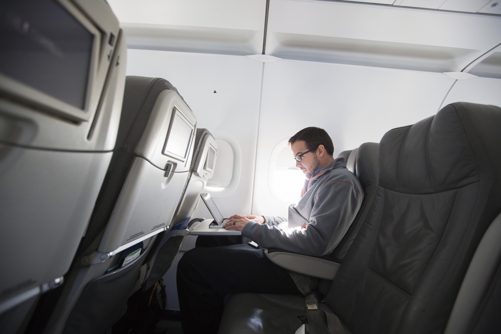 Plane Wi-Fi Vulnerable to be Hacked Plane Wi-Fi Vulnerable to be Hacked