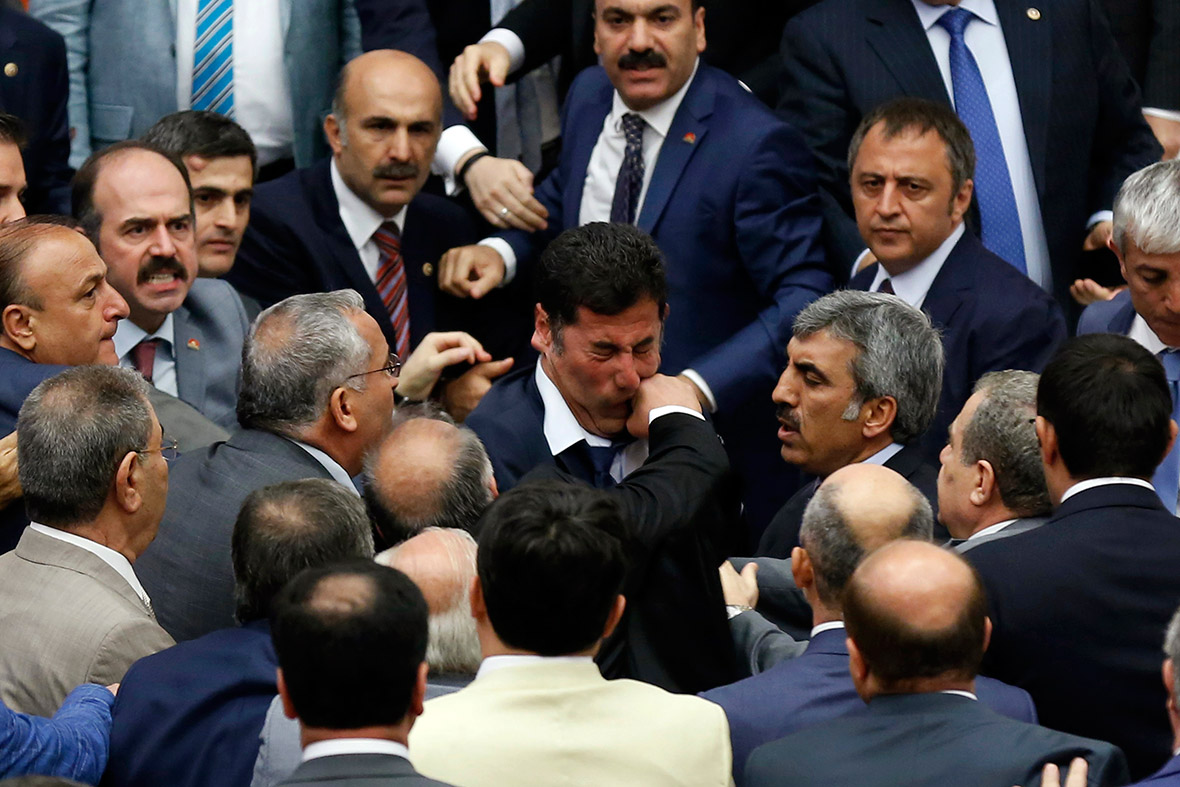 turkey politicians fight