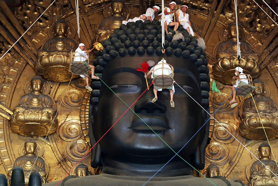 buddha dusting