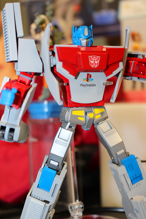 Optimus Prime toy that transforms into iconic PlayStation console Optimus Prime toy that transforms into iconic PlayStation console