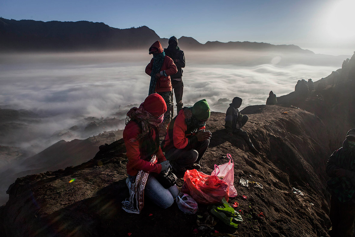 Indonesia: Hindus Throw Live Animals into Crater of Mount Bromo Volcano