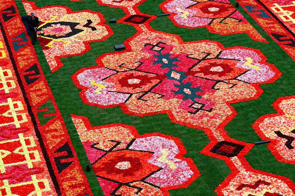 brussels grand place flower carpet 2014