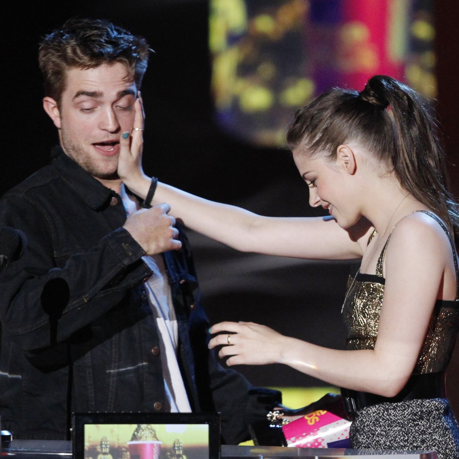 Robert Pattinson and Kristen Stewart