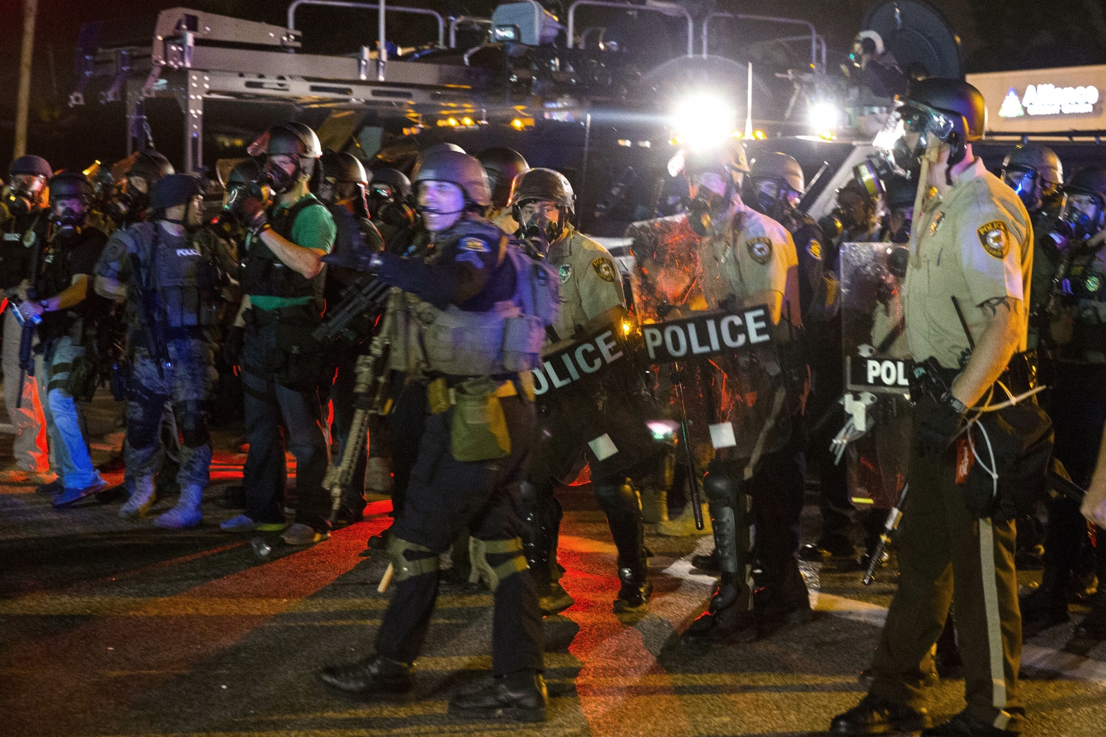 Ferguson Shooting: Fresh Clashes Break Out Between Police and ...