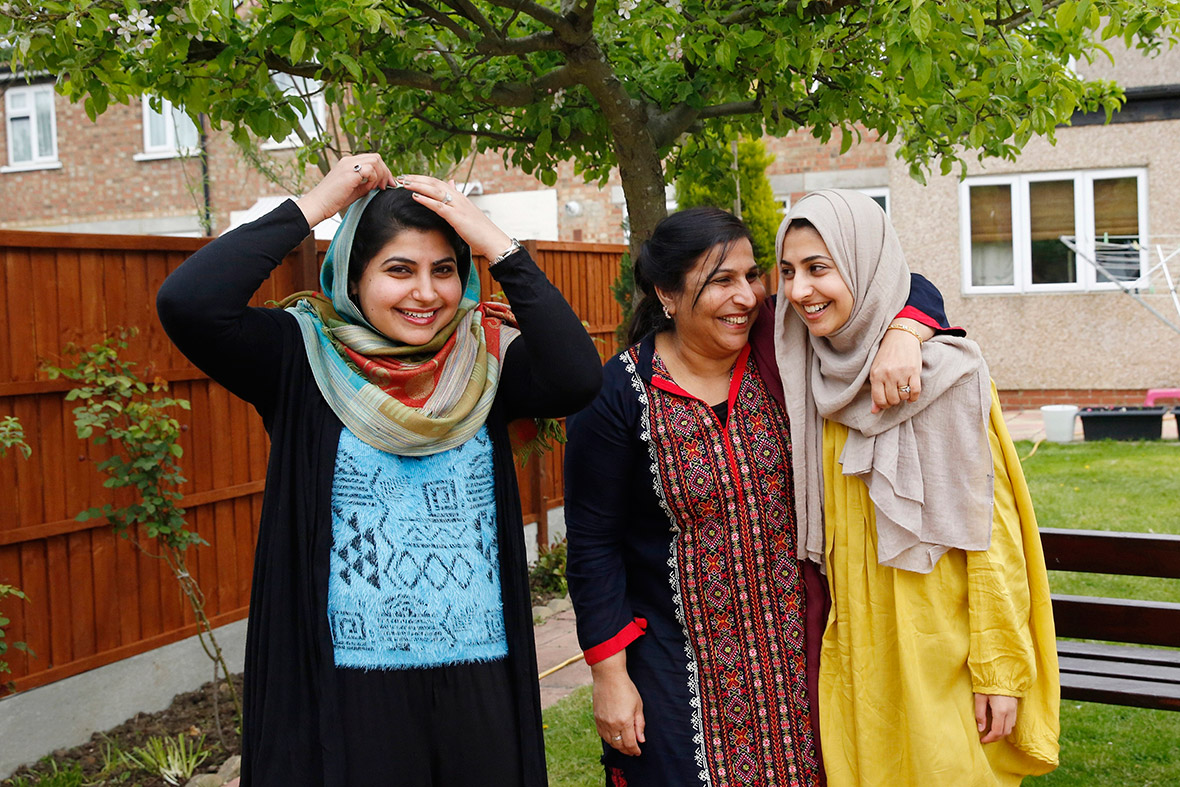 Wearing The Veil In Britain Muslim Women On The Hijab And Niqab Ibtimes Uk