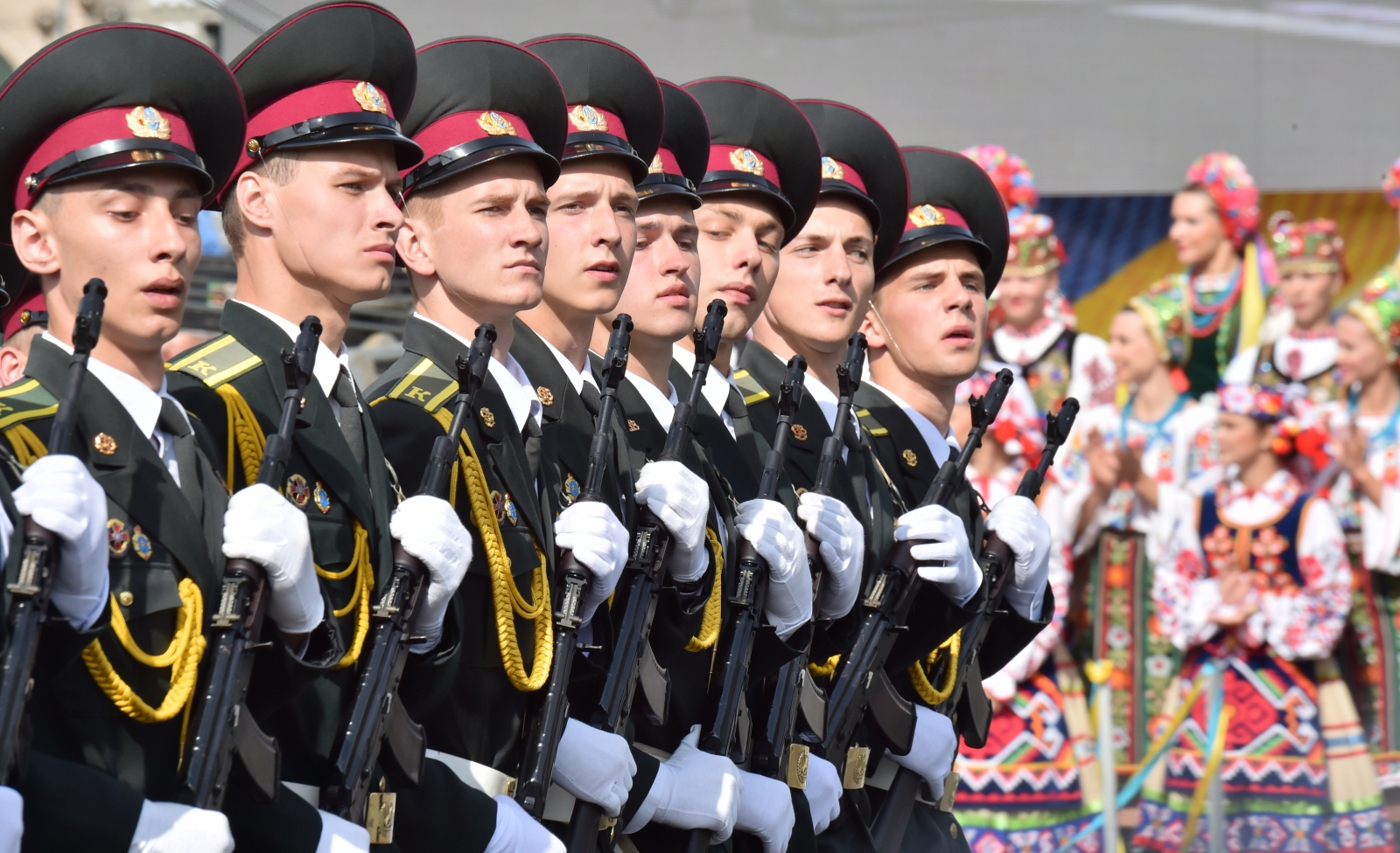 Ukraine Independence Day Parade row soldiers