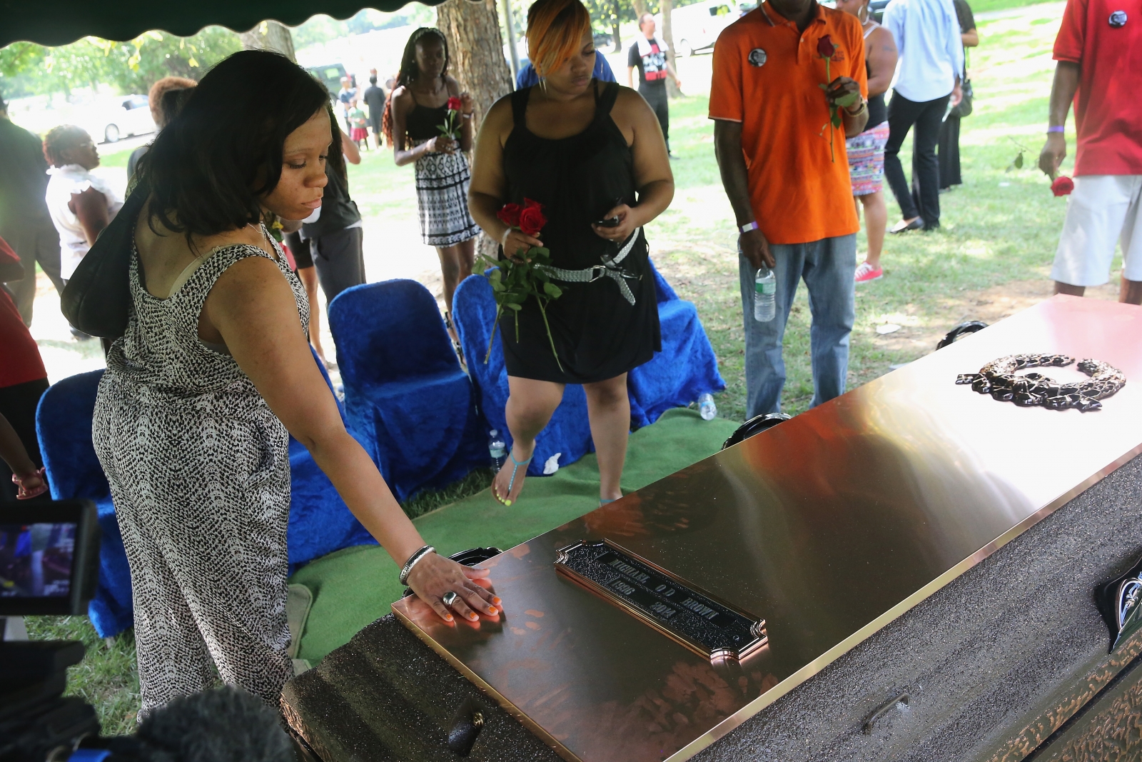 Ferguson Shooting Thousands Gather For Funeral Of Michael Brown In St Louis