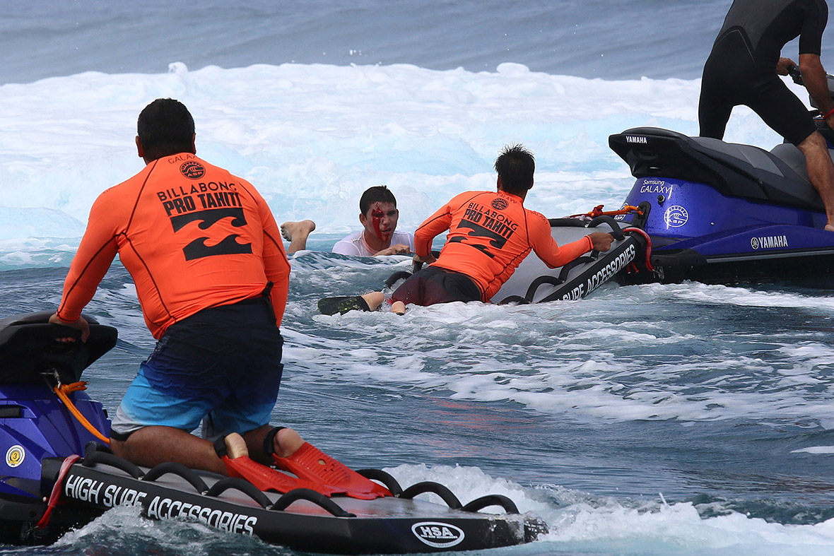 Billabong Pro Tahiti 2014 surfing